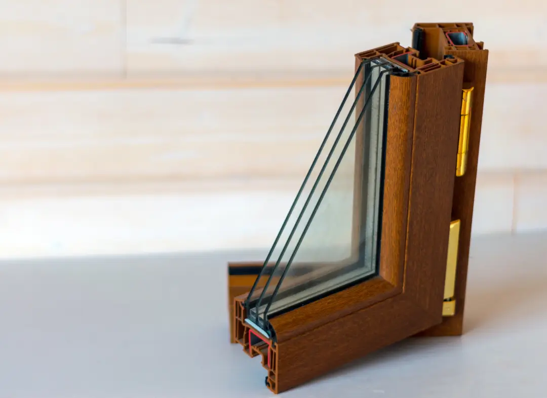 Installation de fenêtre en bois sur mesure Saint-Cyr-sur-Mer